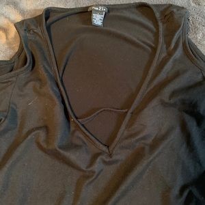 3/$15*** Cold shoulder top